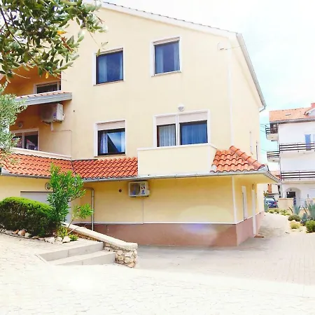 Nina Apartament